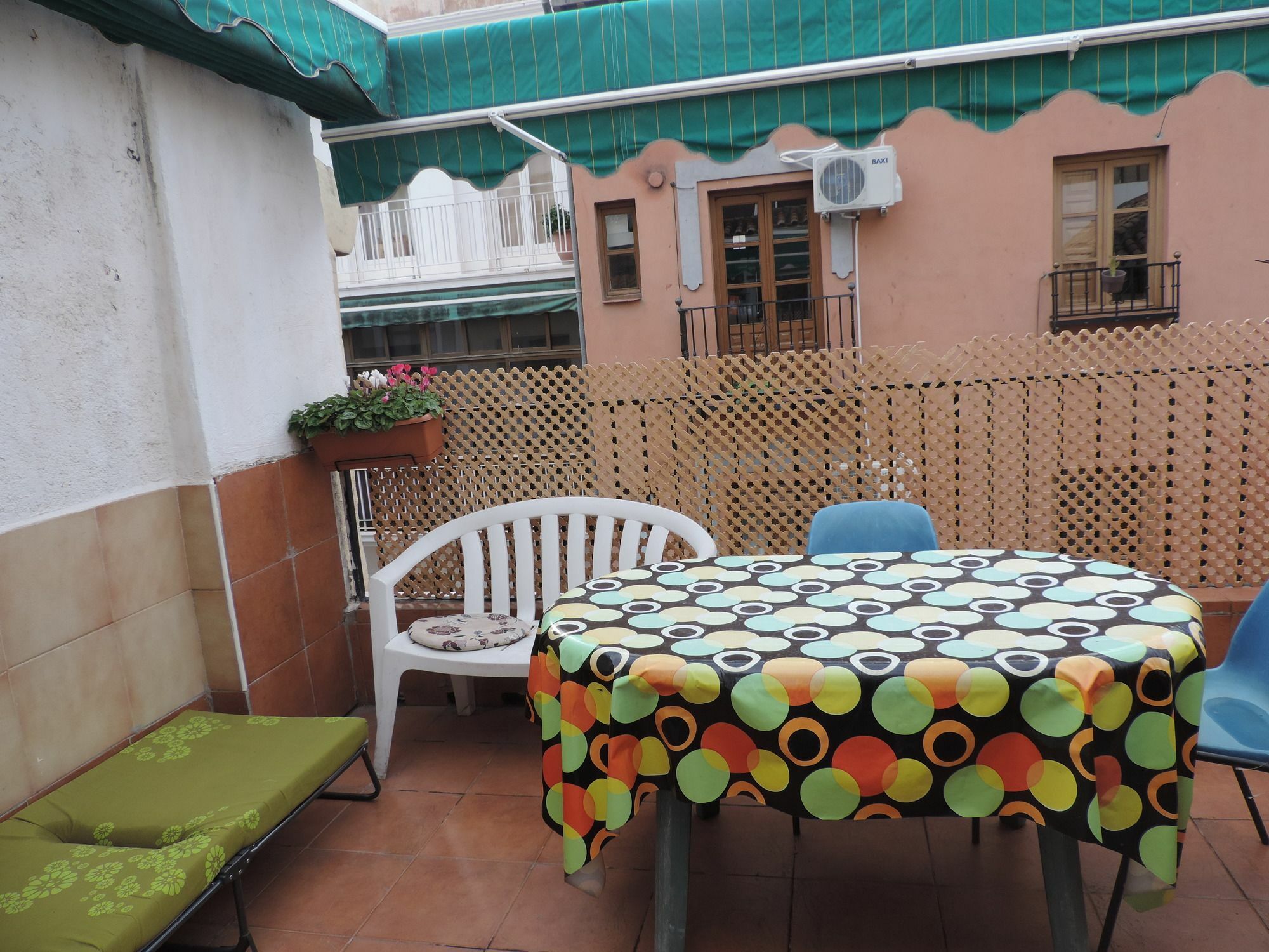 Hostel El Cascabel Γρανάδα Εξωτερικό φωτογραφία